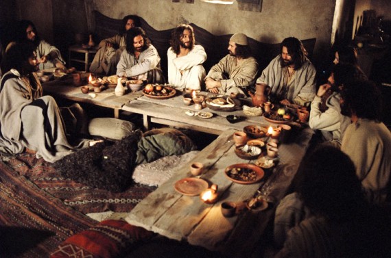 jesus-praying-last-supper-570x377.jpg